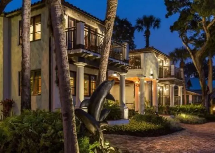 Boutique hotel only: Black Dolphin Inn